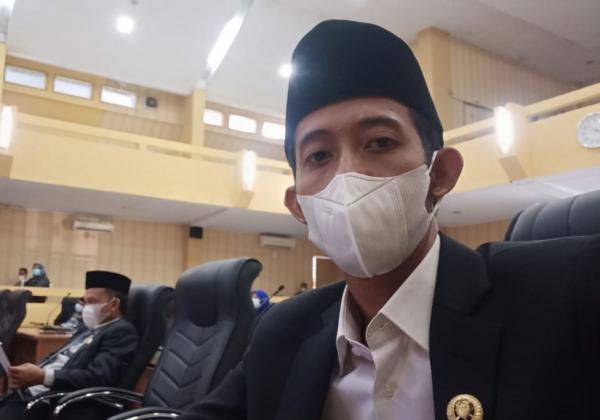 Warga Sakit Ditandu Kain Sarung, Anggota DPRD Partai NasDem Kritik Keras Pemkab Lebak