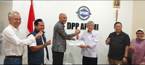 Ketua DPW APBMI Banten Terpilih Alawi dan Tim Formatur, Serahkan Dokumen Hasil Muswil IV Kepada DPP