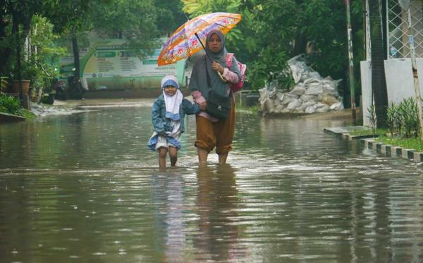 Hujan Deras Sejak Kamis Malam, Sejumlah Wilayah Bekasi Terendam Banjir