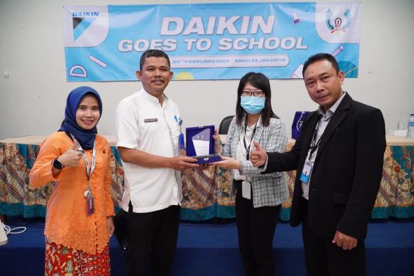 Perluas Kolaborasi Dengan Dunia Pendidikan, DAIKIN Goes To School Kunjungi SMKN 29 Jakarta