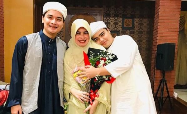 Profil Umi Yuni, Istri Pertama Mendiang Ustaz Arifin Ilham yang Telah Menikah Lagi dengan Abah Agam