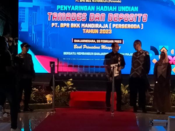 Apresiasi Nasabah, PT BPR BKK Mandiraja Gelar Undian Berhadiah Mobil