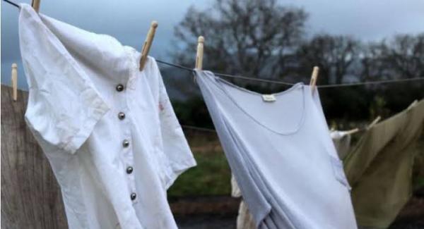 4 Trik Pakaian Tak Bau Apek Dikala Musim Hujan, Nomor 3 Gunakan Freezer