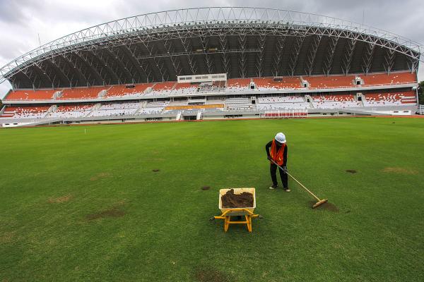 Penampakan Perawatan 5 Lapangan di Palembang untuk Piala Dunia U-20