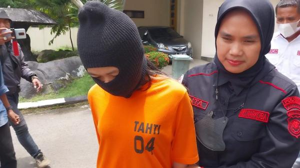 2 Wanita Muda Asal Bandung Ditangkap Satnarkoba Polres Banjar Karena Edarkan Sabu