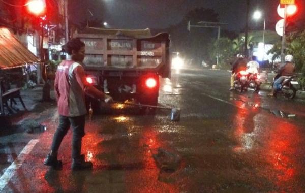 100 Titik Jalan Lubang Ditambal Pemkot Surabaya Setiap Harinya, Dikerjakan Siang dan Malam