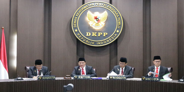 DKPP Menggelar Sidang Pemeriksaan Ketua KPU RI Hasyim Asy’ari