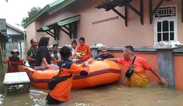 Banjir Rendam 450 Rumah di Kota Tegal, 182 Warga Mengungsi
