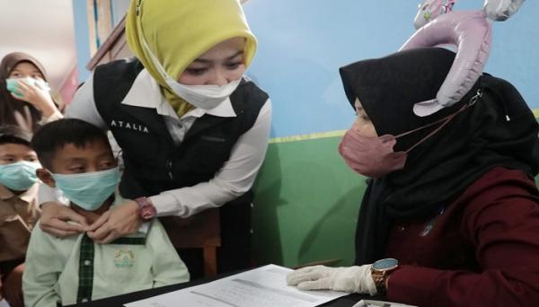 Di Garut, Atalia Edukasi Ibu-Ibu Pentingnya Imunisasi Difteri untuk Anak