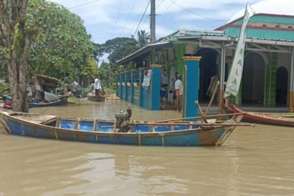 Korban Banjir Muaragembong Bekasi Butuh Makanan dan Air Bersih