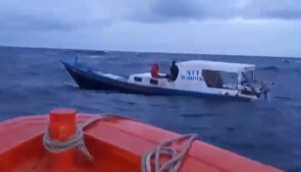 Astaga! 5 Jam Terombang-ambing di Laut Maumere NTT, 4 Nelayan Ditemukan Selamat