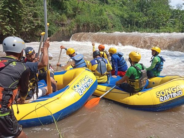 Santri di Probolinggo Yang Tenggelam saat Mandi di Sungai Masih Belum Ditemukan