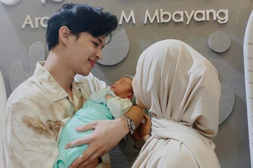 Rey Mbayang Sebut Anak Kedua Mirip Dirinya