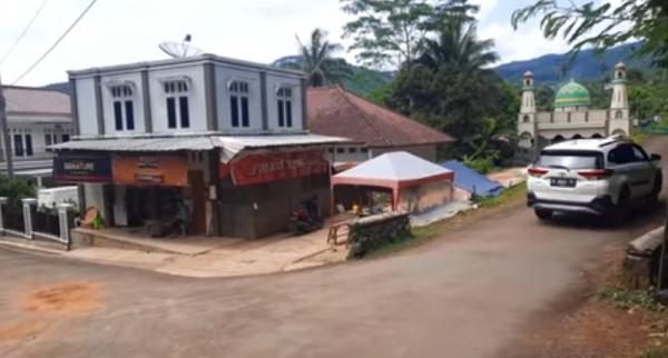 Desa Unik di Cilacap, Warganya Tidak Ada yang Miskin, Punya Rumah Gendong dan Mobil Mewah 
