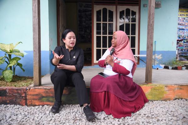 Sambangi Komunitas Bank Sampah di Palembang, Puan Dukung Ekonomi Kreatif Rakyat