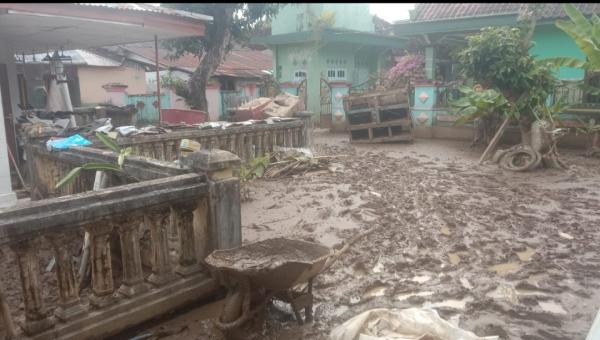 Banjir Kepung Pulau Bawean, Warga Butuh Bantuan dari Pemerintah, Begini Kondisinya