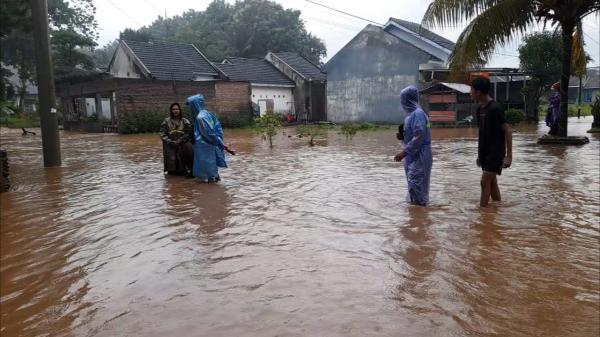 Banjir Terjang Puluhan Rumah dan Memutus Akses Jember - Bondowoso