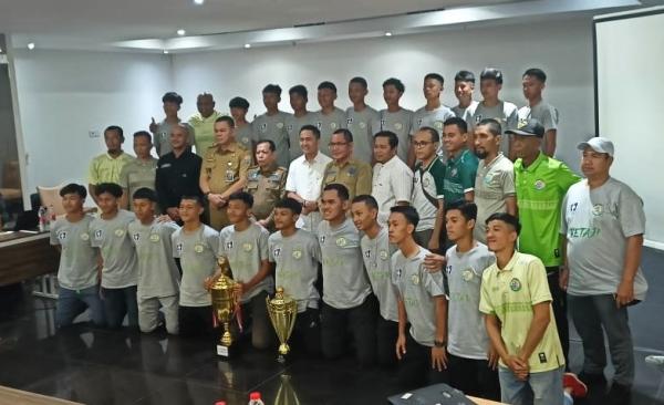Juara Soeratin U-17 Zona Sumsel, Presiden PS Palembang Ratu Dewa: Ini Bukti Hasil Kerja Keras!