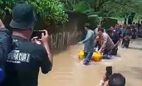 Asik Bermain Bersama 2 Rekannya di Aliran Sungai Way Umban, Seorang Anak Tewas Tenggelam