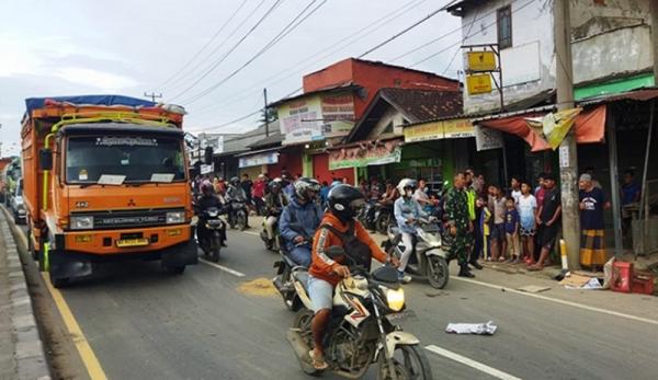 Gagal Nyalip, Pemotor Tewas Terlindas Truk di Lampung Selatan