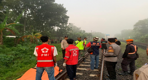 Diduga Gangguan Jiwa, Perempuan Paruh Baya Tewas Tertemper KA Gajayana di Sragen