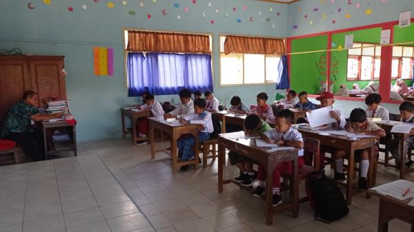 228 Siswa SD se Kecamatan Pagentan Bersaing Ketat di Lomba Literasi