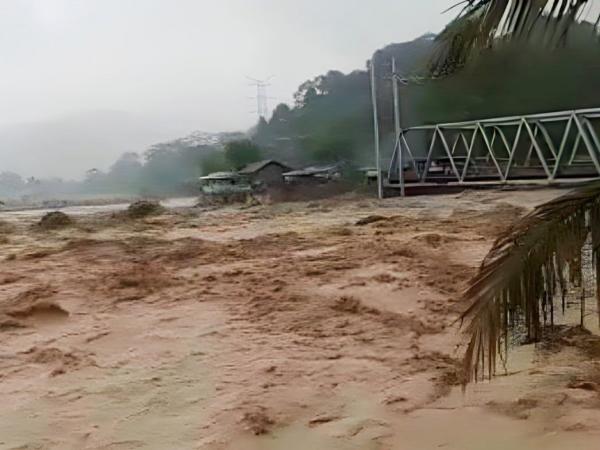Lahat Diterjang Banjir Bandang hingga Rumah Warga Terendam Air Setinggi 4 Meter!