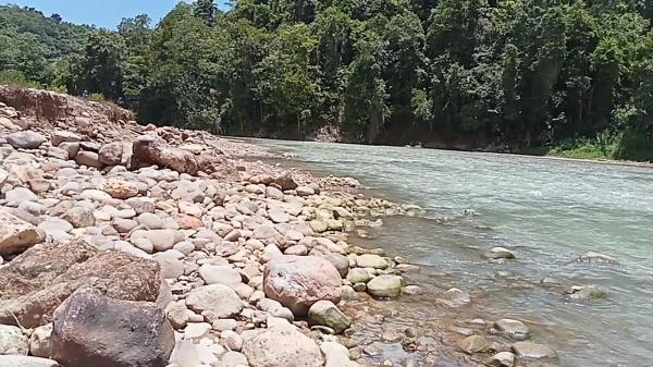 Limbah Oli yang Mencemari Sungai Wae Mese Diduga Berasal dari Aktivitas Tambang Galian C