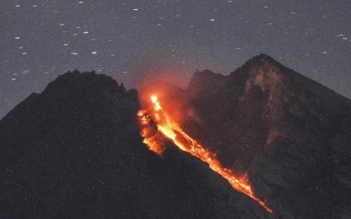 Gunung Merapi Muntahkan 19 Kali Guguran Lava Pijar Dalam Sepekan
