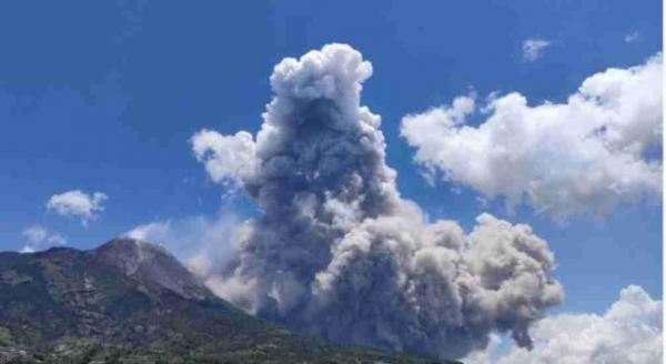 Gunung Merapi Kembali Muntahkan Awan Panas, Bahaya hingga 7 Kilometer