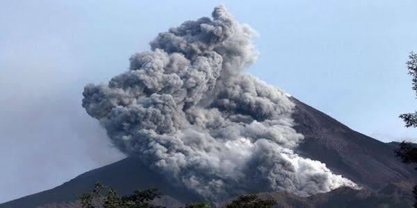 Hari ini, Gunung Merapi 30 Kali Gempa dan Semburkan 10 Kali Guguran Lava Menuju Kali Bebeng