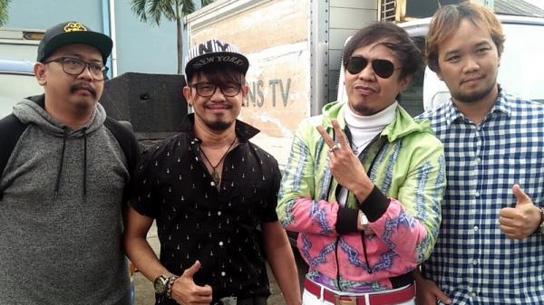 Personel Band Radja Disekap saat Konser di Malaysia, Ian Kasela : Mereka Biadab