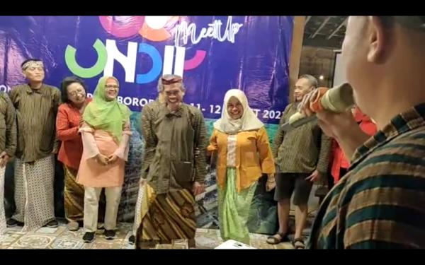 Komunitas Undip 88 Lintas Fakultas Gerakkan  Kebangkitan  Pariwisata di Borobudur
