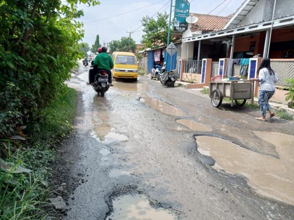 Dinas PUTR Sebut 282 Kilometer Ruas Jalan di Kabupaten Cirebon Kondisi Rusak
