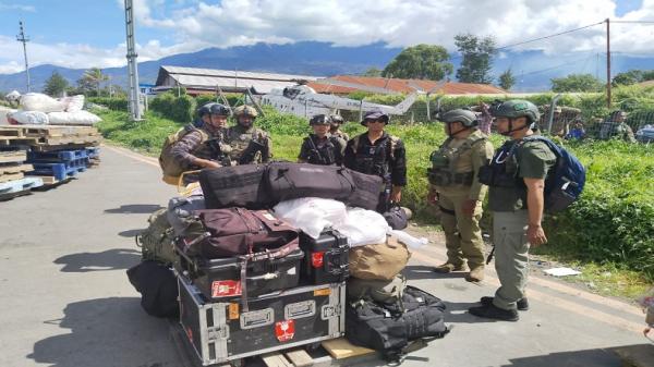 Aparat Selidiki dan Mengejar Pelaku Penembakan Pesawat Trigana Air di Bandara Nop Goliat Dekai