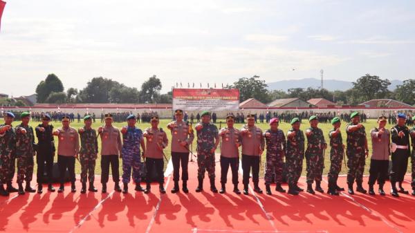 Solid! Ratusan Prajurit TNI-Polri Gelar Apel Sinergitas dan Kirab Merah Putih di Randudongkal