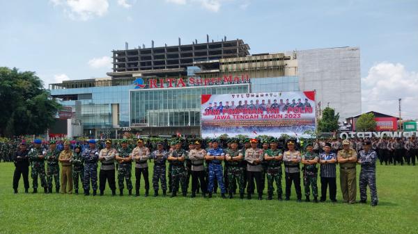 1.500 Personel TNI-Polri Apel Jam Pimpinan di Alun-alun Purwokerto, Ini Komitmennya