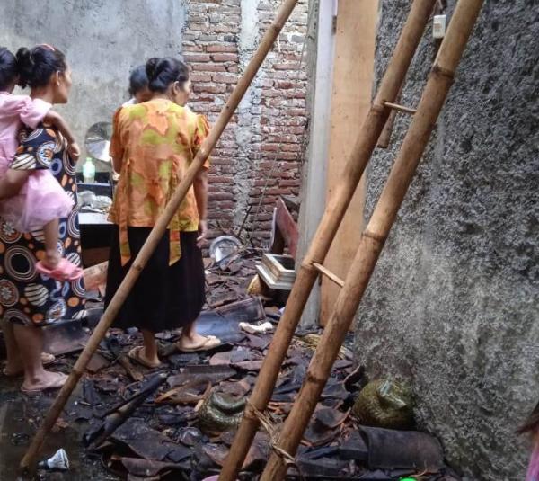 Dapur Rumah Warga di Banjarnegara Dilahap si Jago Merah