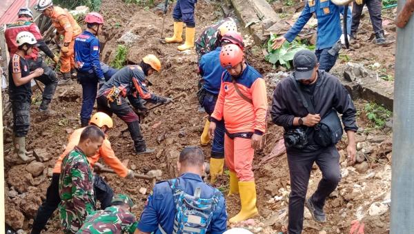 Longsor di Bogor, 2 Orang Meninggal 4 Orang Masih Pencarian