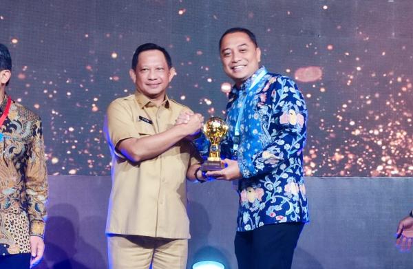 Anggaran Kesehatan Melimpah, Pemkot Surabaya Terima UHC Award