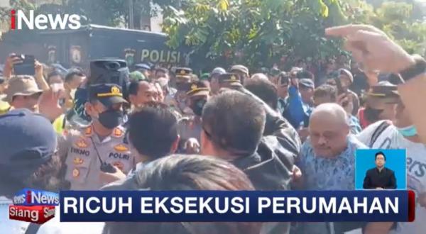 Ricuh saat Eksekusi 4 Rumah di Taman Duren Sawit Jakarta Timur