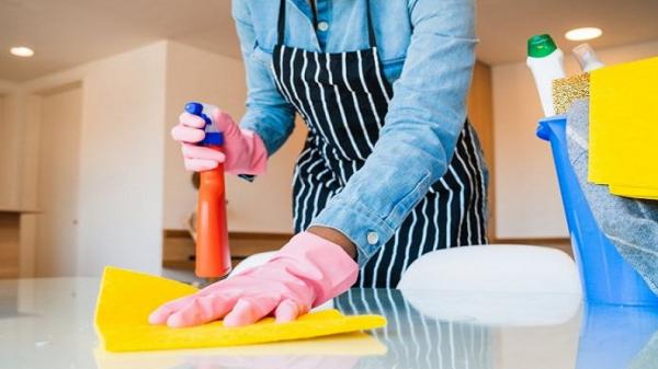 Profesi Menantang, Wanita Ini Rela Bersih-bersih Rumah Orang Tanpa Busana, Lihat Apa yang Terjadi