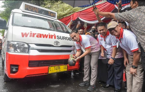 Mobil Wira-Wiri, Angkutan Massal yang Sedang Diminati Warga Surabaya