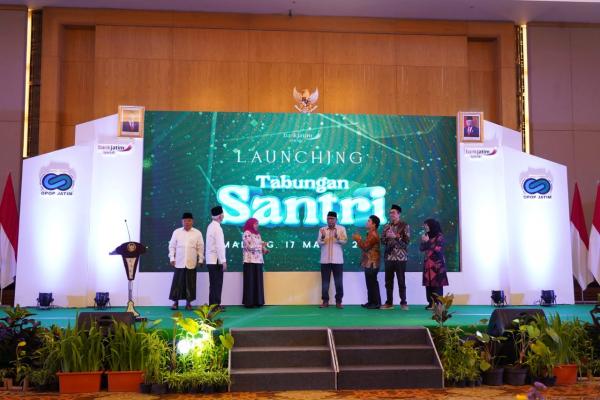 Garap Potensi Ekonomi Syariah, Bank Jatim Launching Tabungan Santri