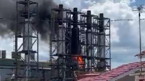 Astaga, PLTD NTT di  Tenau Kupang Terbakar, Api Muncul dari Cerobong Asap