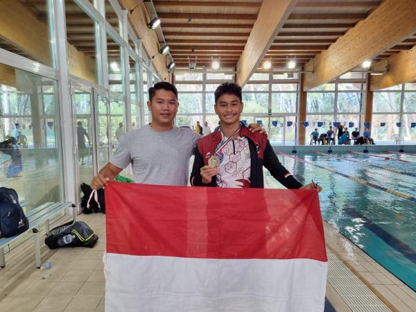 Kabupaten Bogor Cetak Juara Dunia, Peselam Kaisar Hansel Raih Emas Swimming World Cup 2023 Italia
