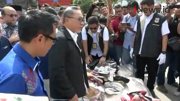 Pemusnahan Pakaian dan Sepatu Bekas Senilai Rp10 Miliar di Riau