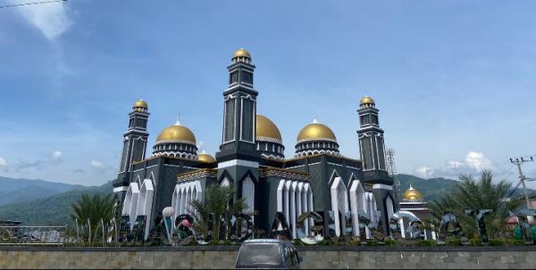 Masjid Agung At-Taqwa Kutacane, Mempunyai Gaya Bangunan Eropa Timur dengan Sentuhan Islami Khas Aceh