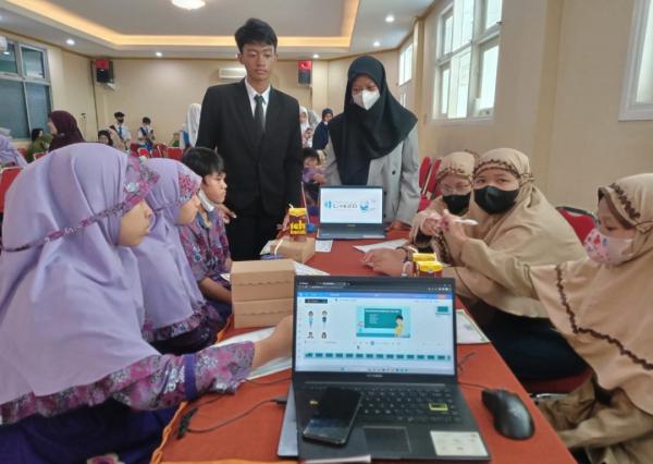 Siswa SMP Al Falah Sidoarjo Ajari Anak SD Teknologi Kekinian, Begini Serunya