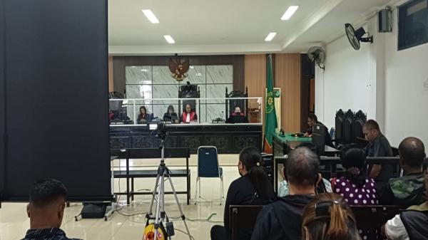 JPU Kejari TTU minta Hakim Tipikor Kesampingkan Eksepsi PH, Terdakwa Alfred Baun